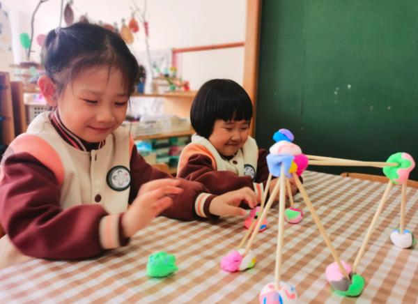 扬州市育才幼儿园文昌园开展“航天日”主题教育活动 激发幼儿科技梦想