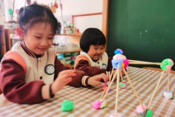 扬州市育才幼儿园文昌园开展“航天日”主题教育活动 激发幼儿科技梦想